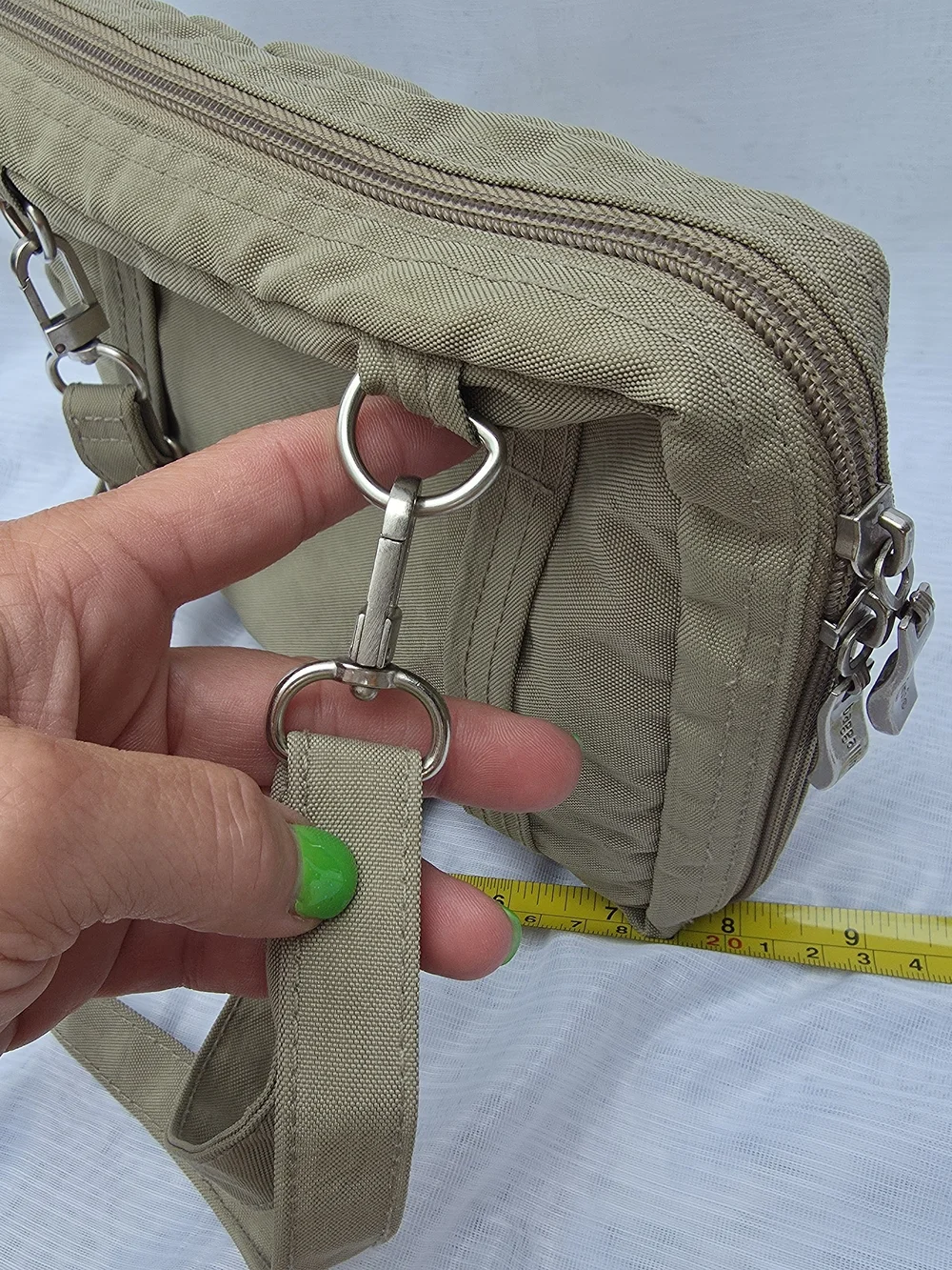 Baggallini Olive Crossbody Bag for Men - Compact Everyday Carry - Picture 9 of 9